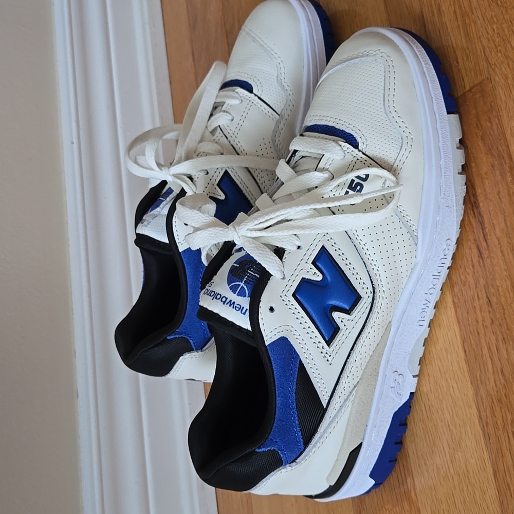NEW BALANCE Beige & Blue 550 Sneakers Size: 38(excellent condition)